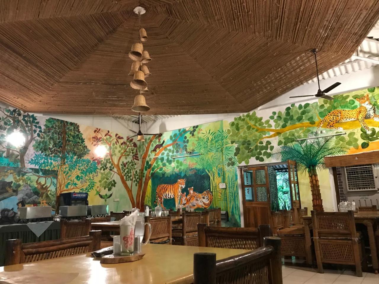 Baaz Jungle Resort Khawāsa Zewnętrze zdjęcie