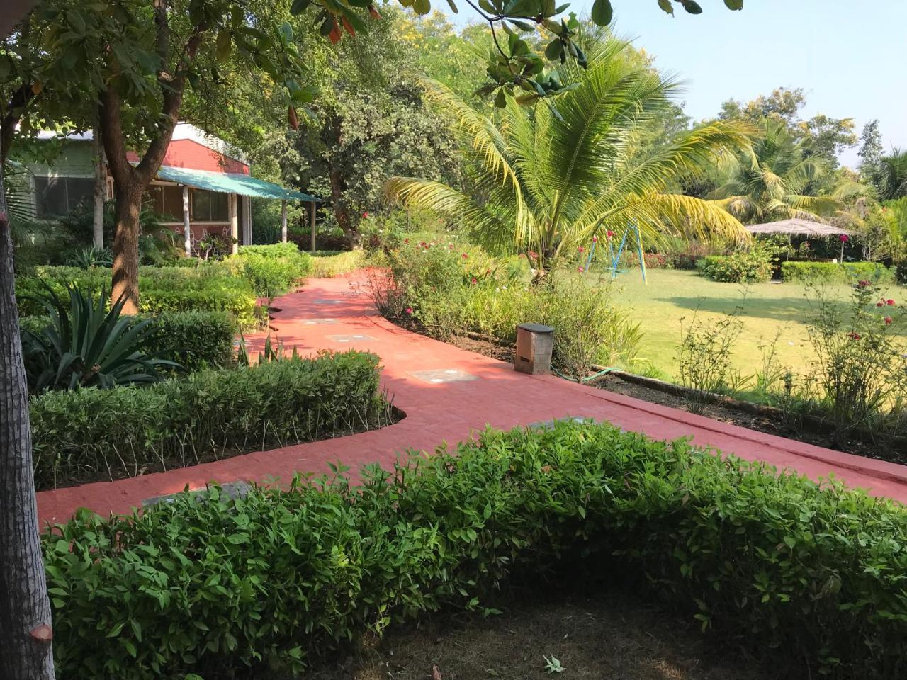 Baaz Jungle Resort Khawāsa Zewnętrze zdjęcie